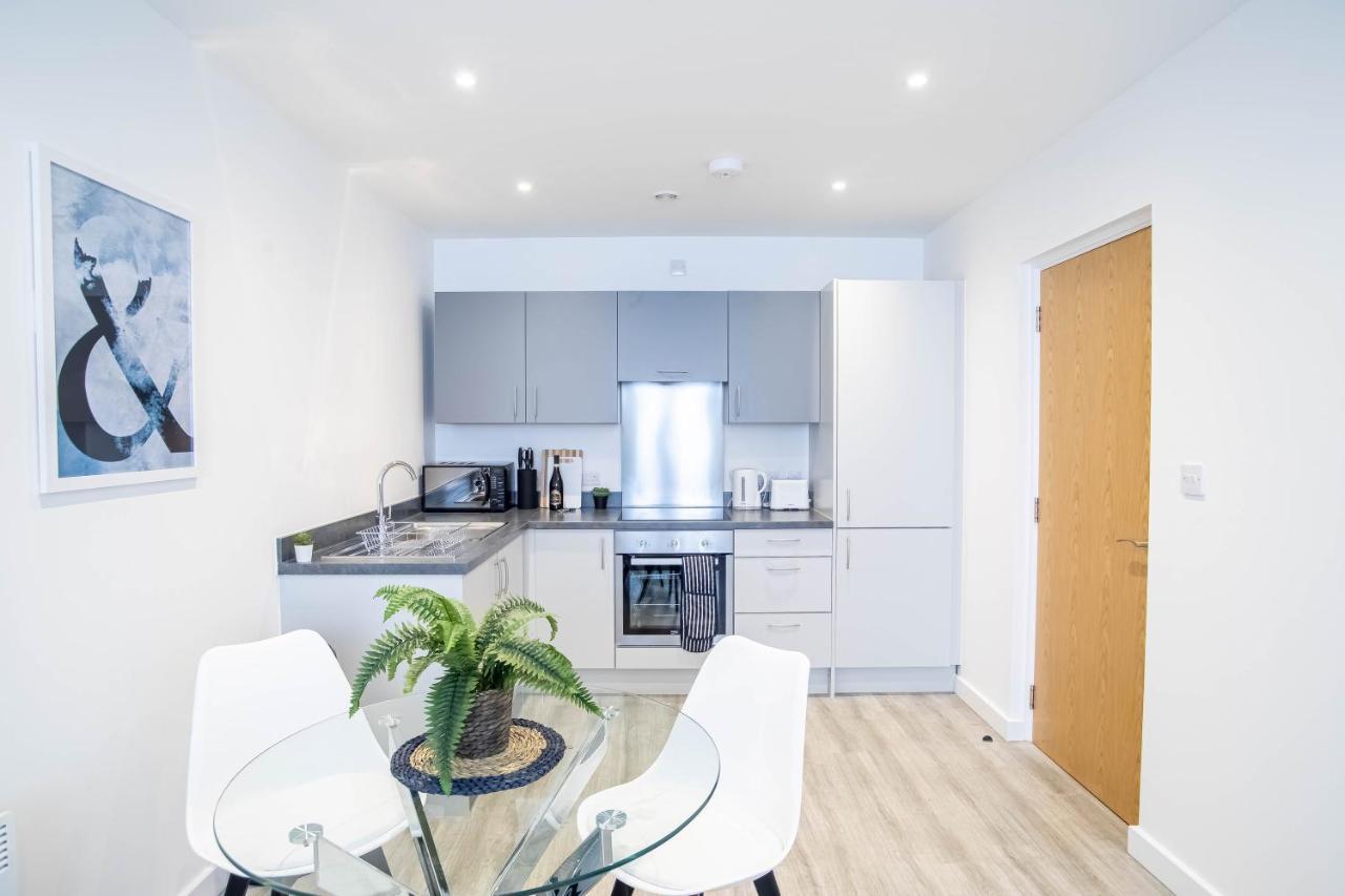 Luxury Apartments Available Next To Train Station - The Wallgate Apartments Wigan - Free Parking Екстер'єр фото